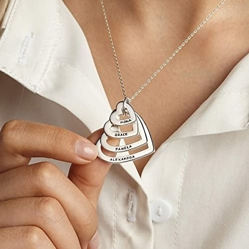 Collana Personalizzata per Nonna con Cuori – Gioiello Nana Inciso a Mano